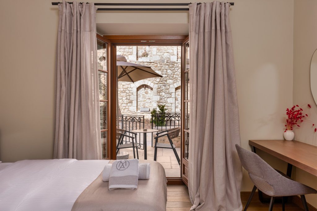 Mikri_Arktos_Bed_15