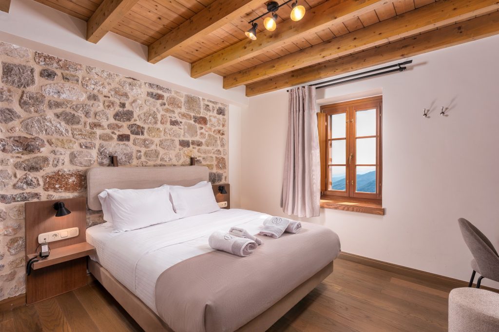 Mikri_Arktos_Bed_19