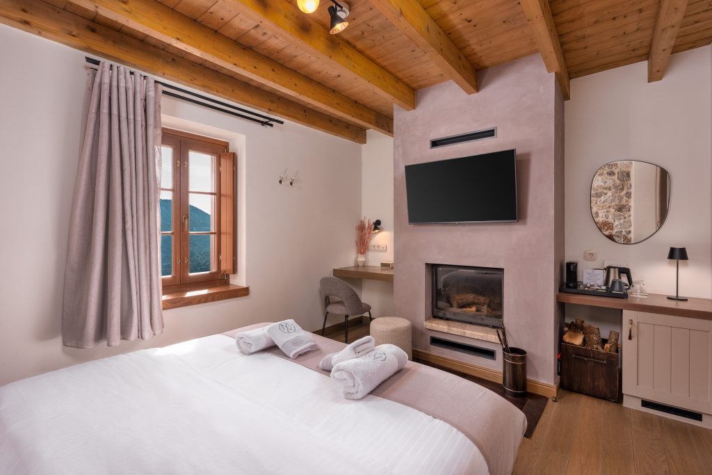 Mikri_Arktos_Bed_20