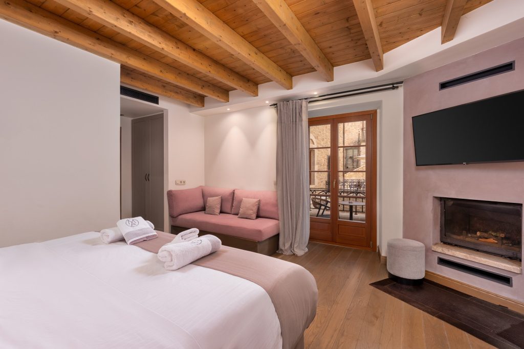 Mikri_Arktos_Bed_25