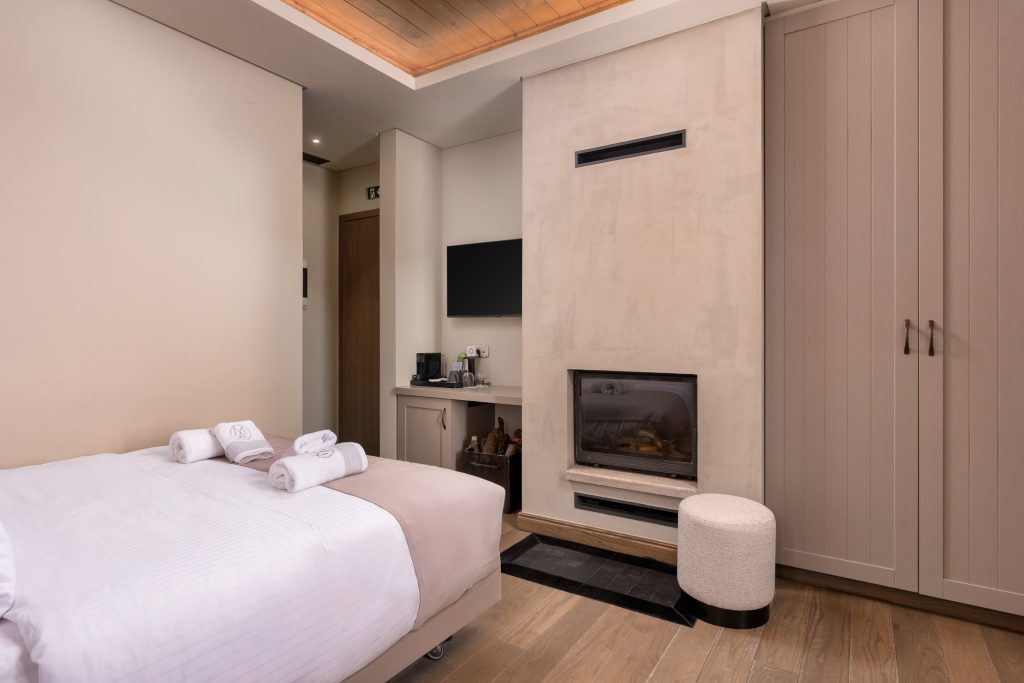 Mikri_Arktos_Bed_40