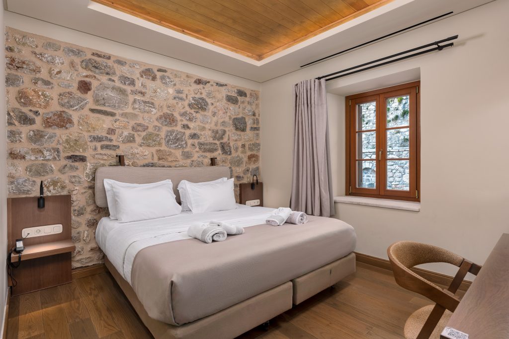 Mikri_Arktos_Bed_50