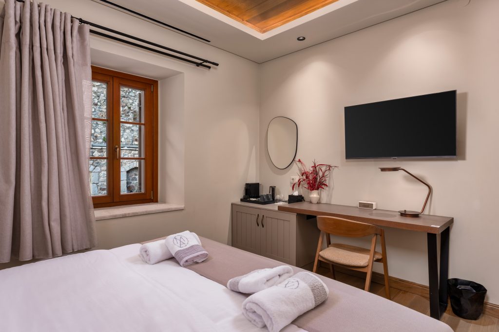 Mikri_Arktos_Bed_51